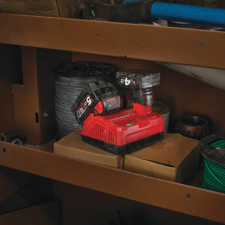 Fast Charger In2 Зарядно за батерии Milwaukee M12-18FC IN2 4932451079